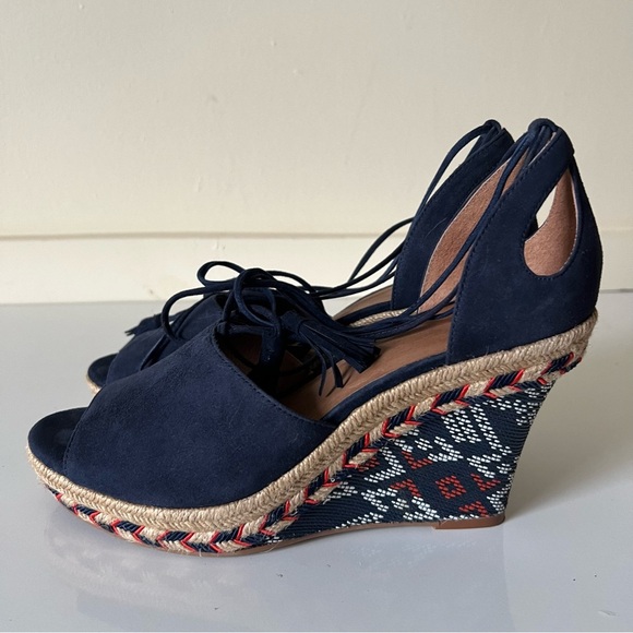 Cabi Shoes Isla Blue Suede Sandals Red Southwest Aztec Espadrille Wedge SZ 9 - Picture 2 of 9